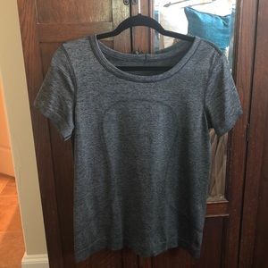 Lululemon Swiftly Tech Short Sleeve relaxed fit